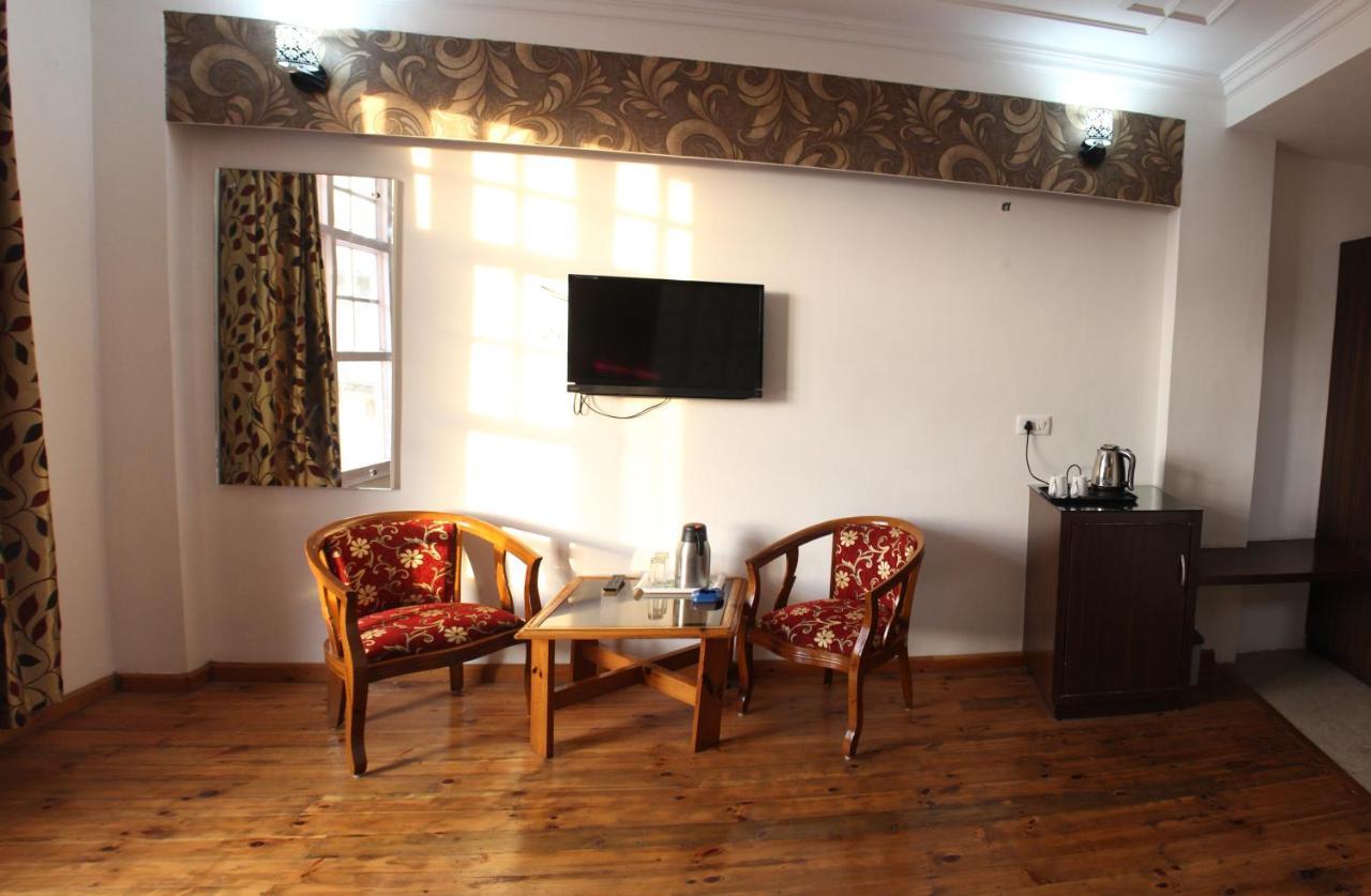 Hotel Vatika - The Riverside Resort Dharamshala Bagian luar foto